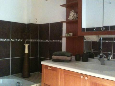 Maison Avec Jacuzzi Et Terrasse Sur Les Toits Brignon Esterno foto